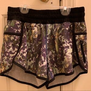 Patterned lulu shorts
